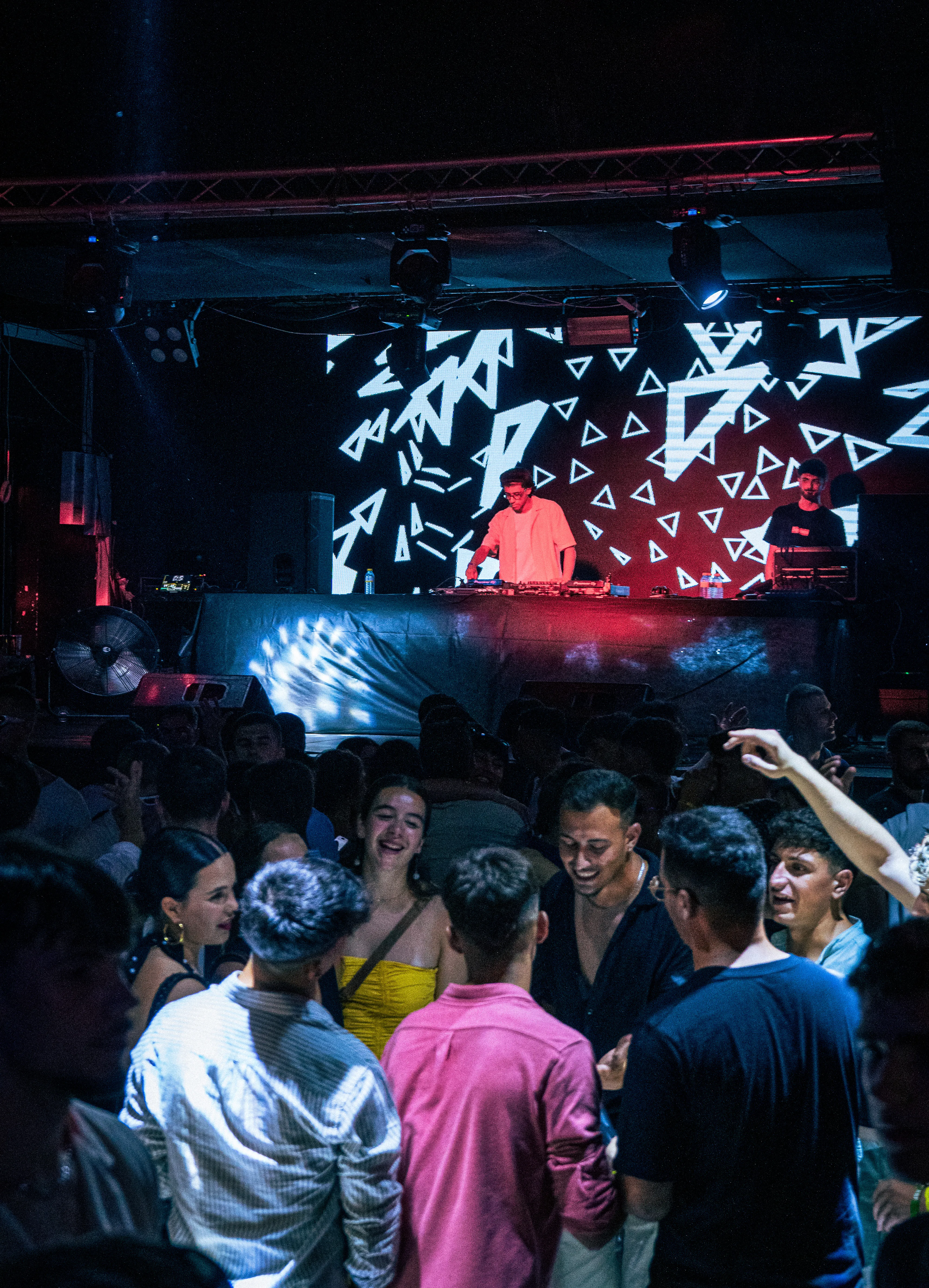 Sesión de música urbana de DJ Mesqui en Penélope Benidorm